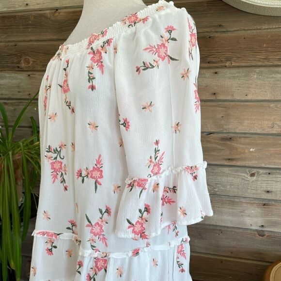 Floral Half Sleeve Blouse Top EUC - Picture 4 of 7